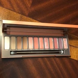 Urban Decay Naked Heat eyeshadow palette